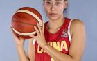 中国女篮2分惜败，张子宇半场7中7，王思雨16分